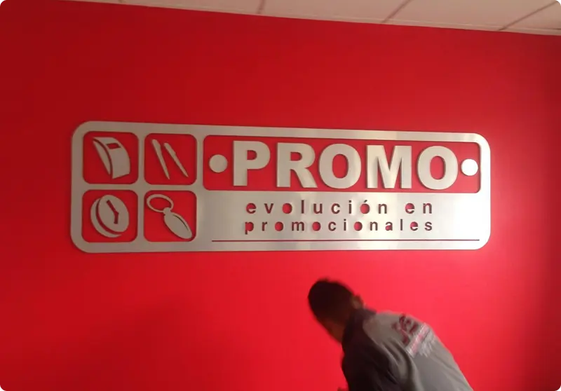 Diseño de muros de impacto 2D con gran formato para interiores y recepciones