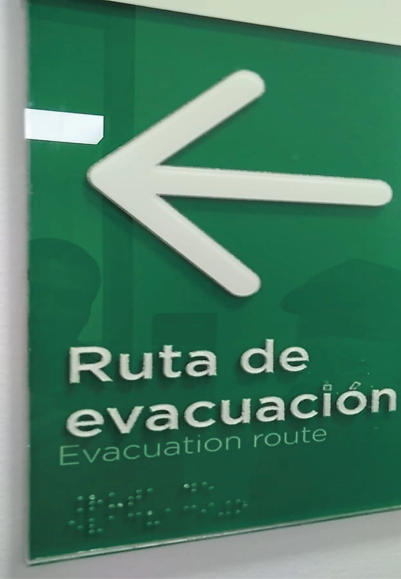 Aviso ruta de evacuación